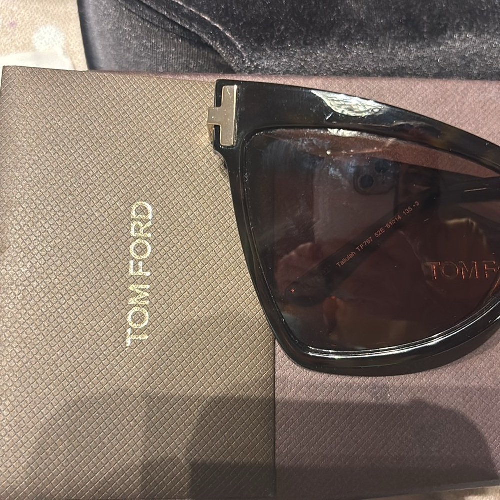 Tom Ford Tallulah Sunglasses - Picture 6 of 9